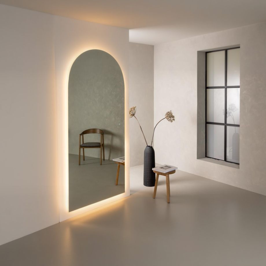 Svea Fabiola gebogen spiegel met ledverlichting - 100 x 210 cm